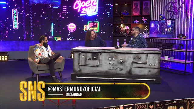 Carlos Muñoz da clases de finanzas a Burgos y 'La Mole'