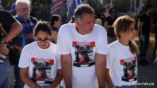 A Tel Aviv i parenti degli ostaggi celebrano insieme lo Shabbat