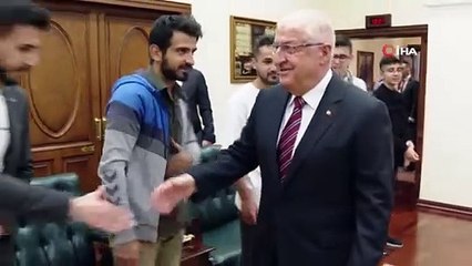 Milli Savunma Bakanı Yaşar Güler, gençlerle teknoloji projelerini konuştu