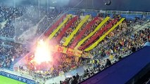 Le Havre - Lens: le tifo des supporters de Lens à l'entrée des joueurs