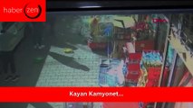 Gaziosmanpaşa'da Korku Dolu Anlar: Kayan Kamyonet Çarptı!