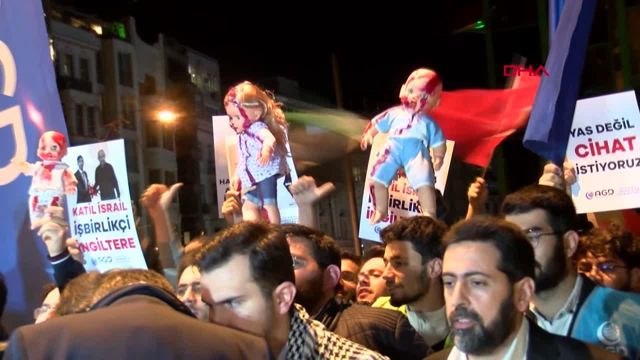 AGD İstanbul Üniversite Komisyonu İngiltere İstanbul Başkonsolosluğu önünde eylem yaptı