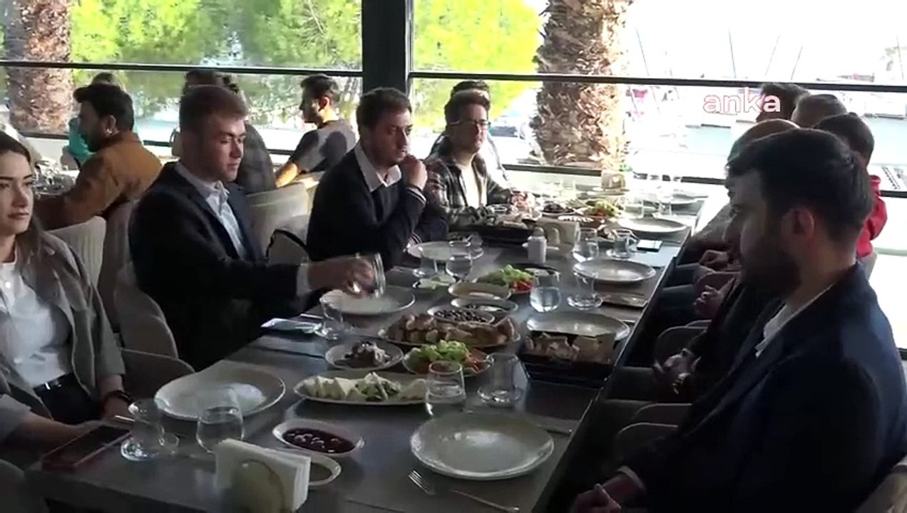 İzmir'de  Cumhuriyet'in 100'üncü Yılında Meclis Koltuklarında Gençler ve Çocuklar Oturacak