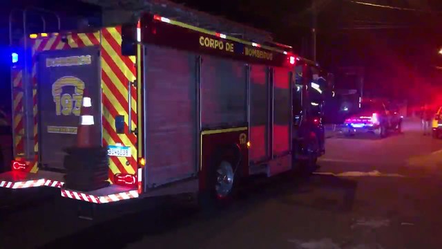 Jovem é detida acusada de ameaçar e de atear fogo na residência da mãe no Gralha Azul