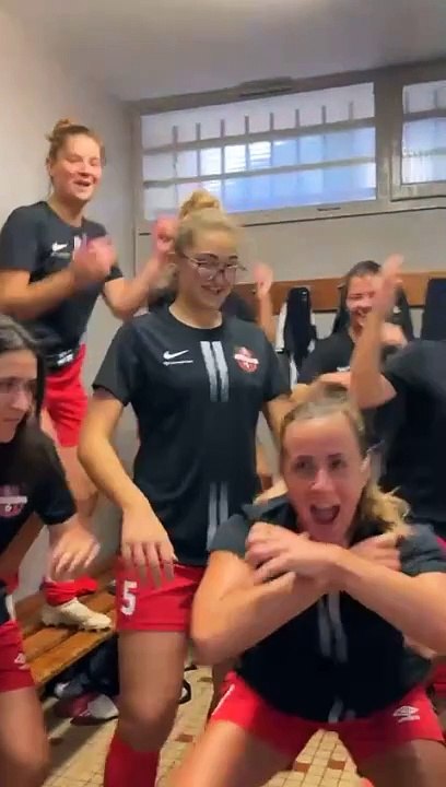 NOS SÉNIORS FÉMININES D1F FONT LEUR "HAKA" POUR FÊTER LEUR 1ÈRE VICTOIRE !