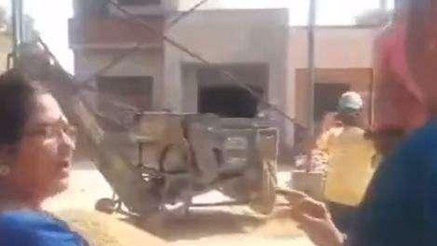 కాకినాడ జిల్లా: గోడౌన్ లో అధికారుల తనిఖీలు