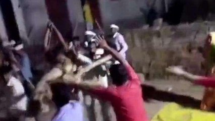 धौलपुर: लाठी भाटा जंग का देखें ये VIDEO, जमकर चले डंडे, कई घायल