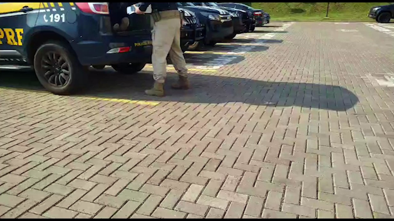 Durante abordagem de rotina, PRF recupera caminhão que havia sido recém-furtado