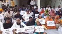 रतलाम: कांग्रेस में बगावत कार्यकर्ताओं ने उम्मीदवार का फुक पुतला विरोध में लगाए नारे