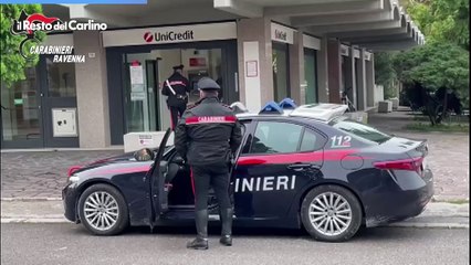 Sgominata banda che rapinava gli anziani al bancomat