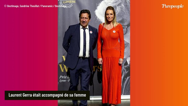 Laura Smet canon en mini-jupe et escarpins à ficelles dorés face à Suzanne Lindon et son père Vincent