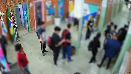 Professora é agredida por mãe de aluno em escola estadual em SP