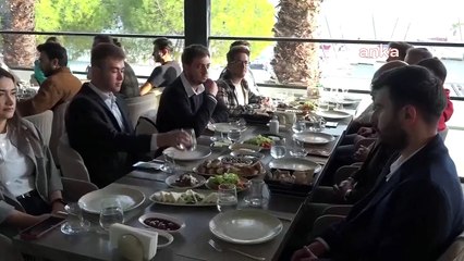 Les jeunes et les enfants siégeront au Parlement à l'occasion du 100e anniversaire de la République à Izmir
