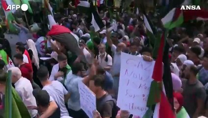 Download Video: Algeri, migliaia in piazza in solidarieta' con la Palestina