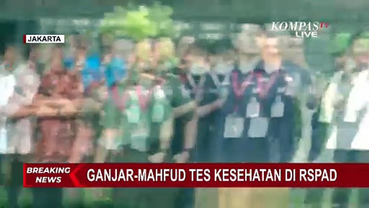 Momen Ganjar Lari Kecil Saat Tiba di RSPAD untuk Tes Kesehatan Capres 2024