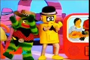 The Little Ones on Yo Gabba Gabba! Dress Up (Original Airdate October 18, 2009 )