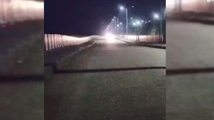 కుంగిన లక్ష్మీ బ్యారేజ్ రహదారి.. రాకపోకలు బంద్