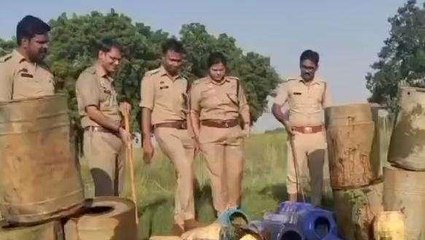 बहराइच: अवैध कच्ची शराब के साथ पकड़ा गया अभियुक्त, माफ़ियाओं में मचा हड़कंप