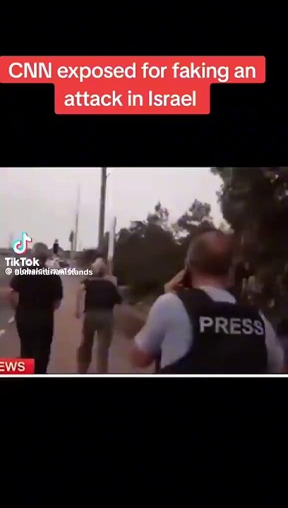 تمثيلية كلاريسا ورد مراسلة سي إن إن بأنها تتعرض للقصف