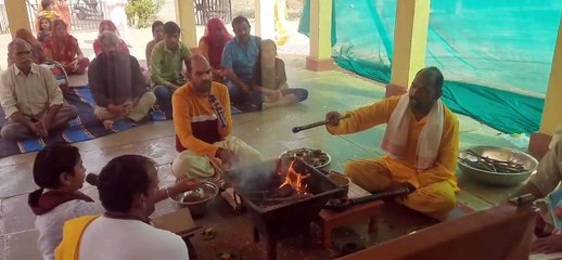 अष्टमी पर मंदिरों में किया हवन