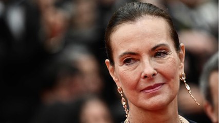 GALA VIDEO - PHOTO - Carole Bouquet sublime : à 66 ans, elle se dévoile en nuisette sur Instagram