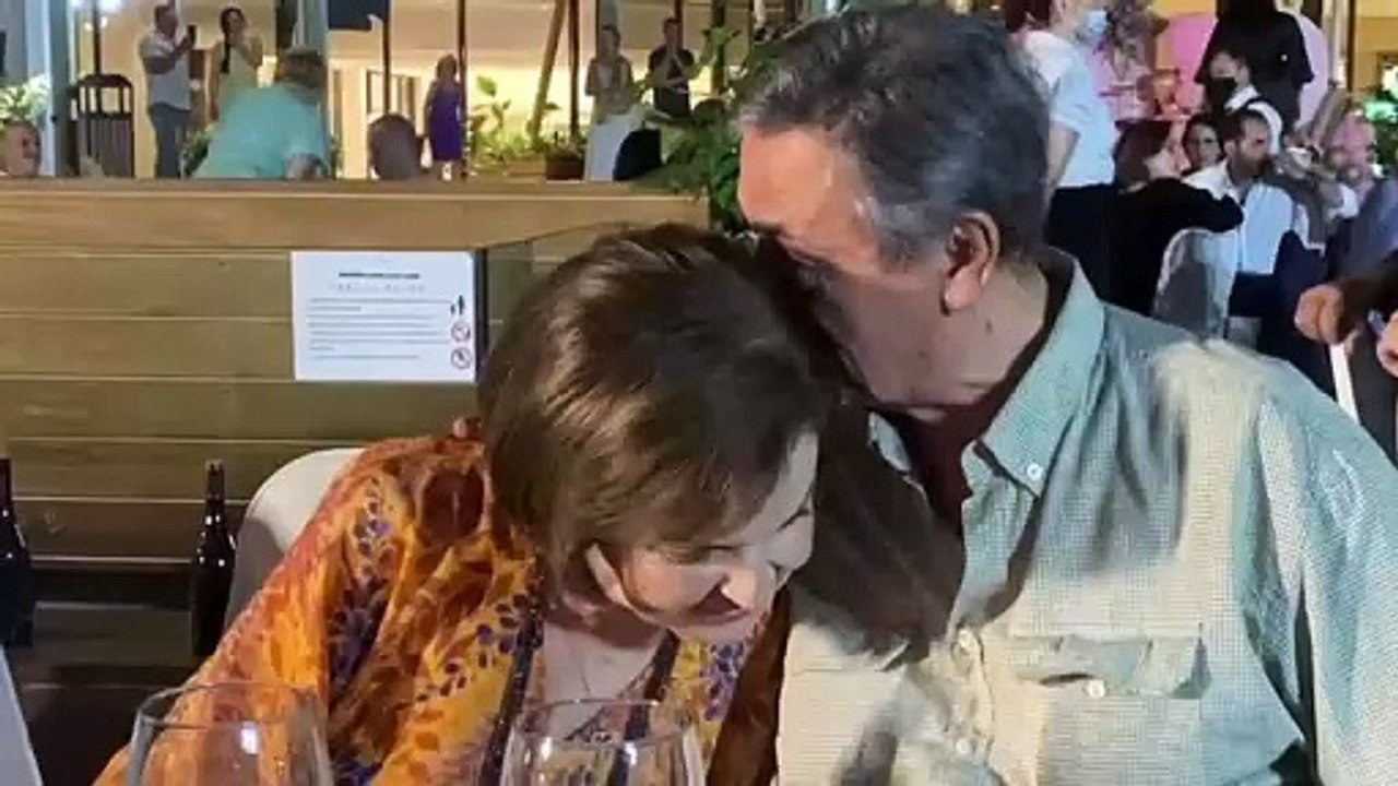 «Ραγίζει καρδιές» ο Γιώργος Γιαννιάς, 40 μέρες μετά τον θάνατο του πατέρα του - Το βίντεο αφιέρωμα