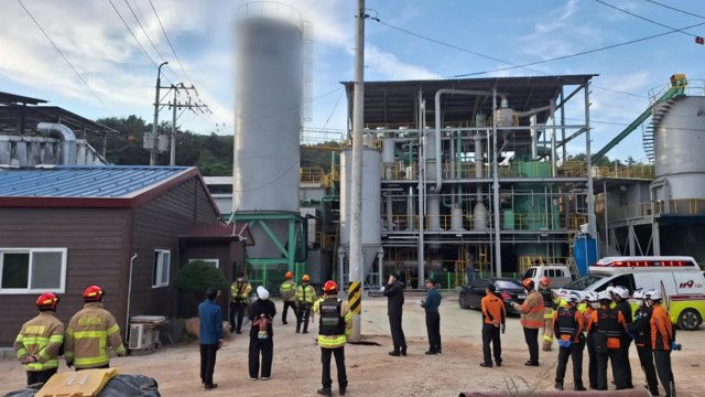 전남 순천 사료 공장 폭발 사고...작업자 2명 사망 / YTN