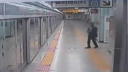 도난 휴대전화 사들여 해외에 넘긴 일당 송치 / YTN