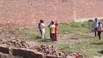 मुरादाबाद: प्लॉट पर निर्माण कार्य को लेकर दो पक्ष आए आमने-सामने, जमकर हुआ हंगामा