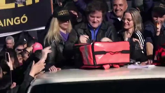 Argentina vota en unas elecciones marcadas por la tercera vía radical que simboliza Milei