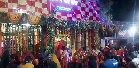 महाआरती में उमड़ी श्रद्धालुओं की भीड़