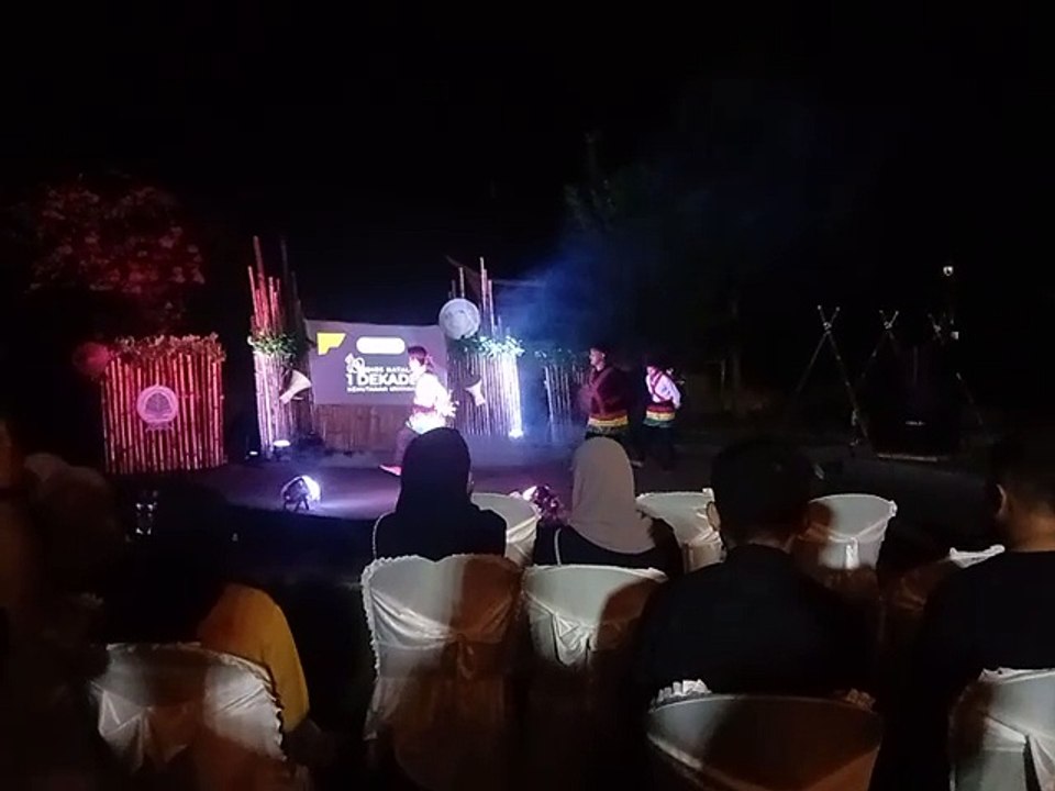 Tari Soya-soya di Perayaan Universitas Khairun