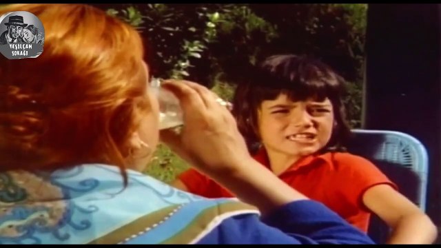 Bitirimler Sınıfı (1975) - Adile Naşit
