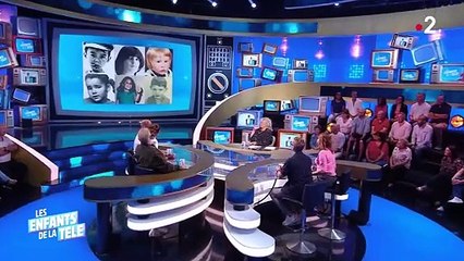 Download Video: Laurence Boccolini reçoit Pascal Obispo, Philippe Risoli, Léa Salamé, Chimène Badi et Pascale Caverivière dans Les enfants de la télé sur France 2.