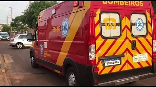 Menina de seis anos prende o pé na bicicleta e precisa ser socorrida pelo Siate