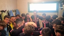 La joie des seniors A du FCCM dans le vestiaires après la victoire contre Derval