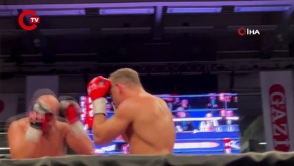 Milli boksör Fırat Arslan altın kemerle veda etti!