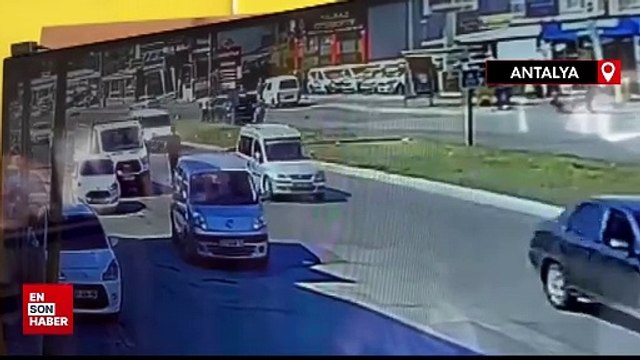 Antalya'da motosikletliye çarparak ölümüne sebep oldu
