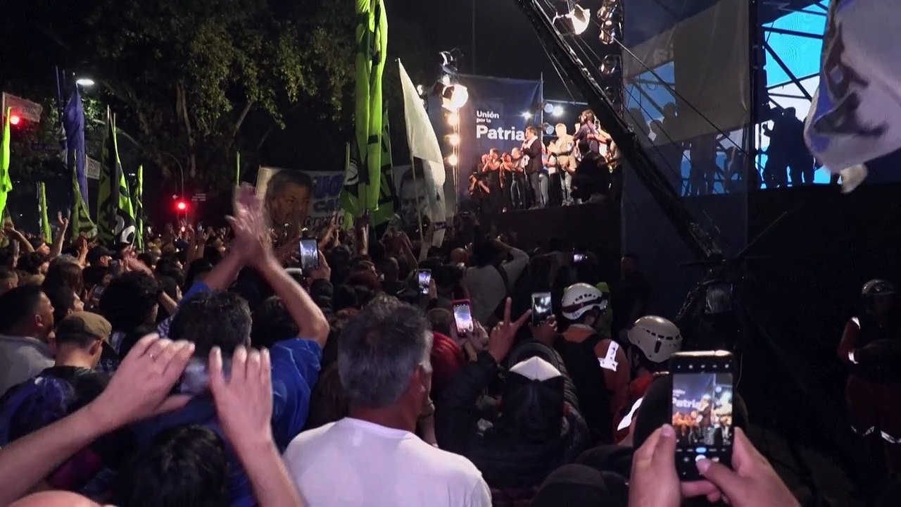 Argentinien: Minister Massa gegen Populist Milei in die Stichwahl