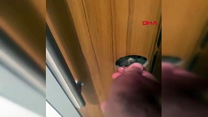 POLİSLİ ÇETE, SİTEDEKİ DAİRELERİ KAPI KİLİTLERİNİ KIRARAK BAŞKALARINA KİRALAYIP, SATMIŞ