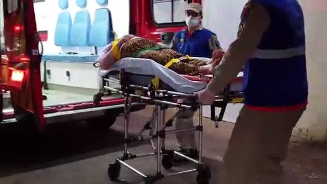 Idosa é socorrida pelo Siate ao cair dentro de casa no Brasília