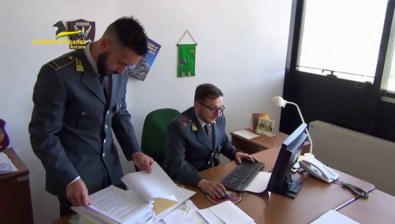 Raccolta risparmio fantasma con lo «schema Ponzi»