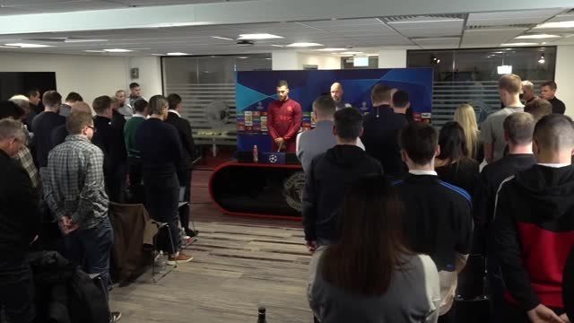 Ten Hag starts news conference with minute's silence for Bobby Charlton