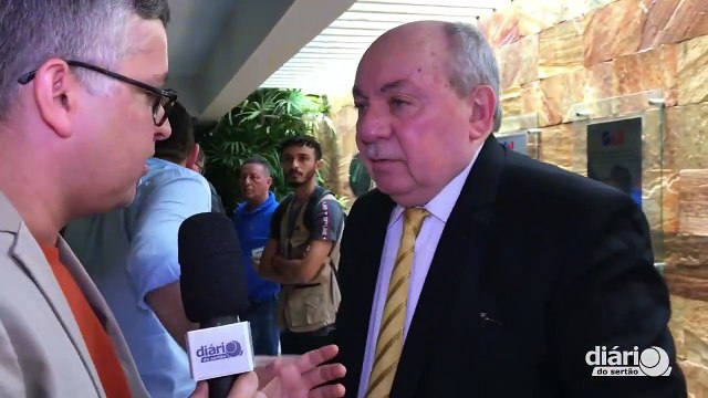 Em Sousa, João Estrela nega burburinho de bastidores e diz que “não procede” reaproximação com Tyrone