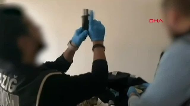 Elazığ'da silah kaçakçılığı operasyonunda çok sayıda silah ele geçirildi