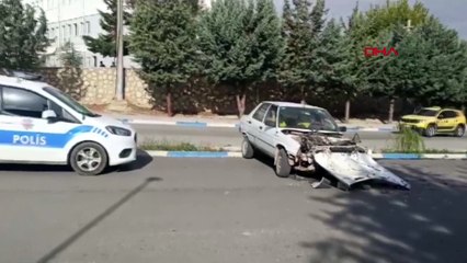 Besni'de Karşı Yöne Geçen Otomobil Kazası: 5 Yaralı