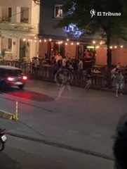 Le disparó a los empleados de un bar del Paseo Güemes porque no lo atendieron