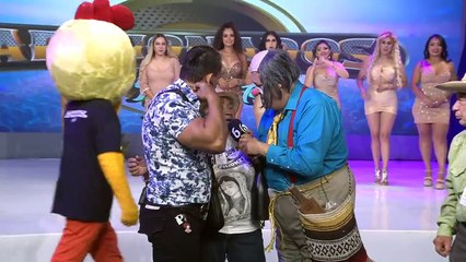 'Konan' le hace helicóptero a señora de 80 años