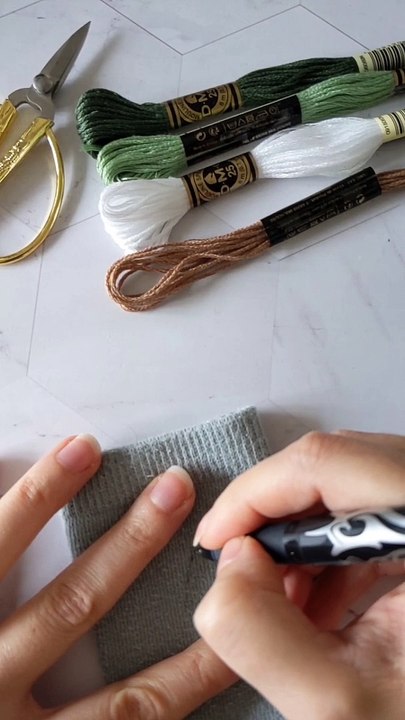 Broder des sapins de Noël sur les chaussettes, Tutoriel de broderie pour les débutans