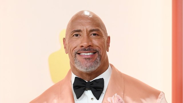 GALA VIDÉO - Dwayne Johnson au Musée Grévin : l’acteur est mécontent de son double de cire